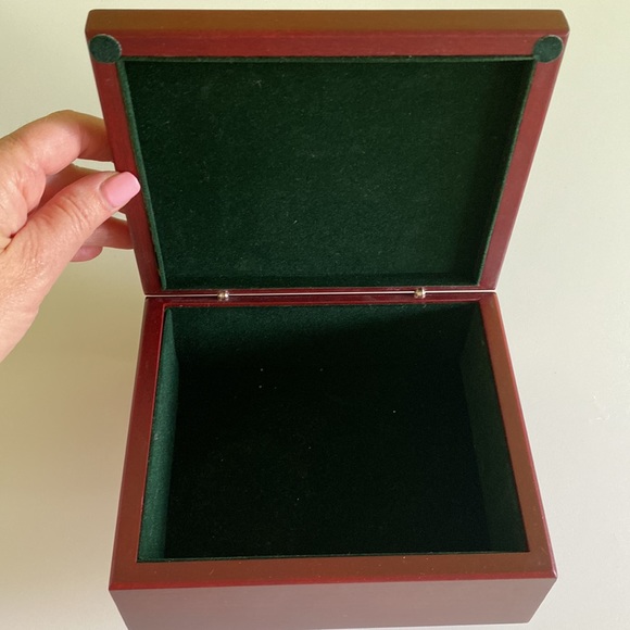Storage Keepsake Award Jewelry Watch Mahogany Hinged Wood Felt Lined Box w frame - Picture 9 of 12